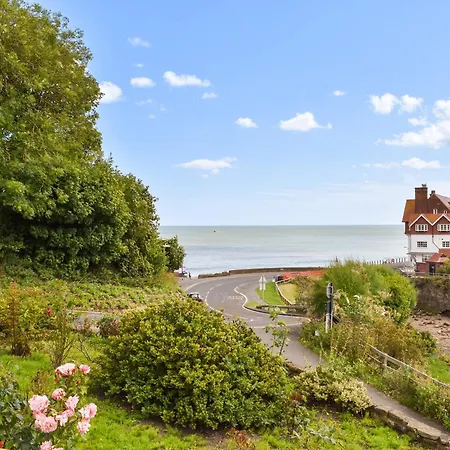 Rose * Sandsend