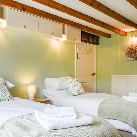 Rose * Sandsend